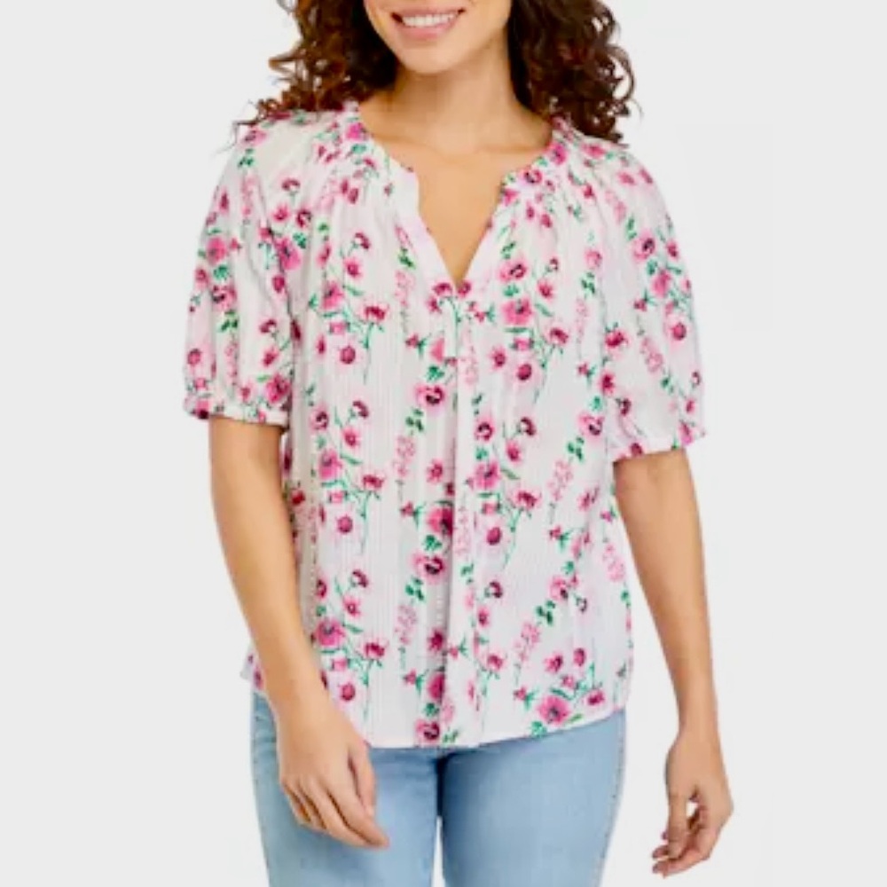 Crown & Ivy Pink Floral Peasant Style Ruffled Blouse.